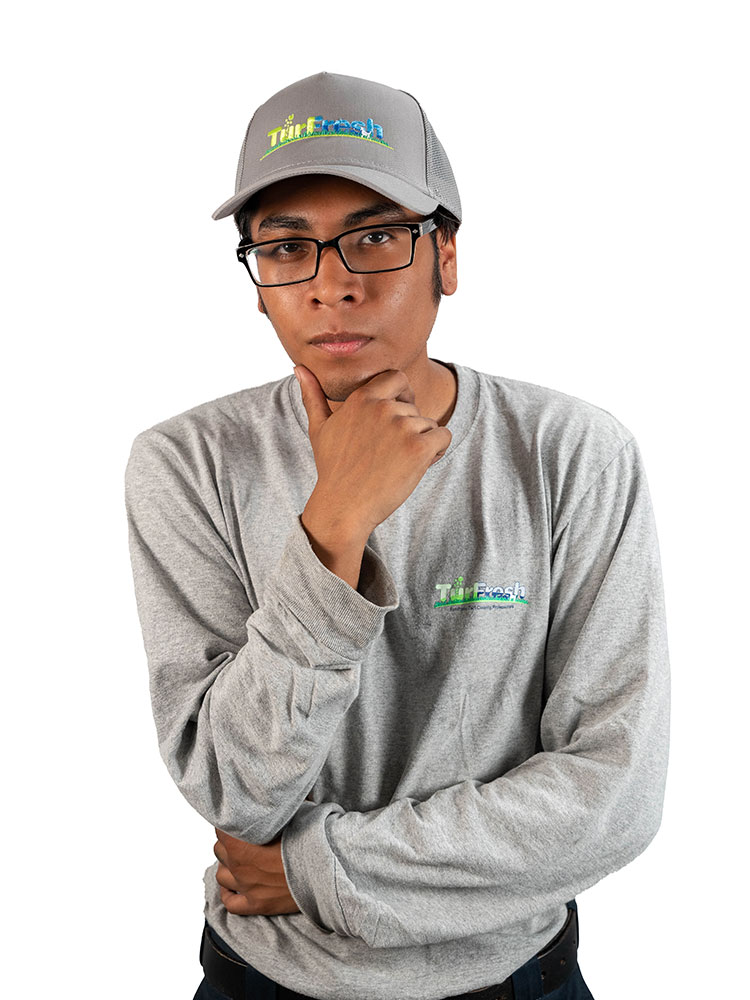 Turfresh | Johnny Flores – Service Technician Service Technician - Johnny Flores